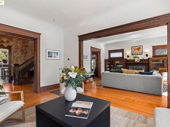 380 60th Street, Oakland CA 94618