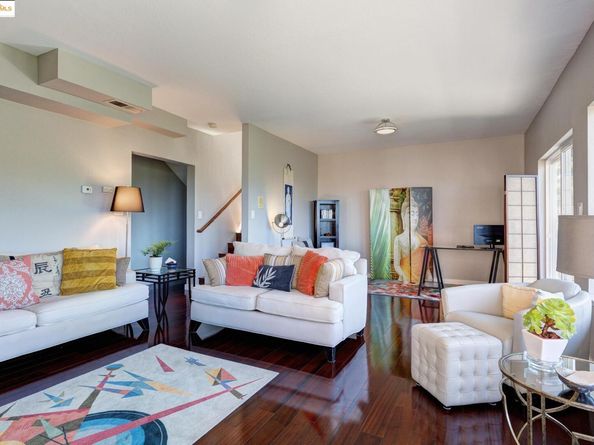10353 Royal Oak Rd, Oakland CA 94605