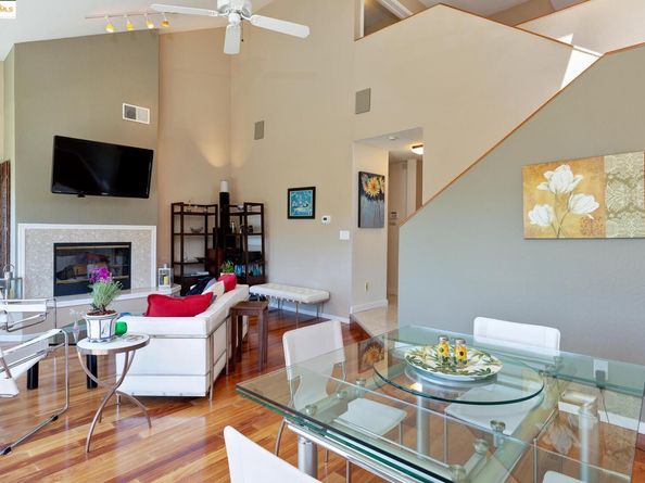 10353 Royal Oak Rd, Oakland CA 94605