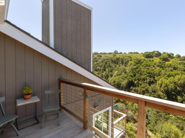 10353 Royal Oak Rd, Oakland CA 94605