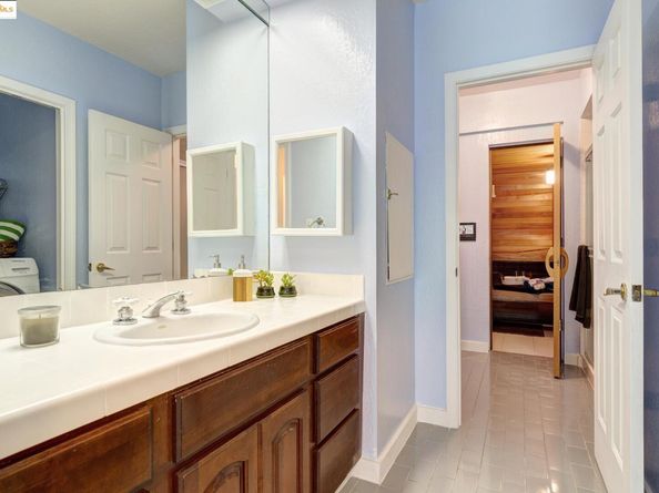 10353 Royal Oak Rd, Oakland CA 94605