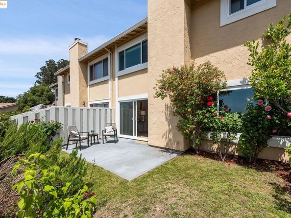 93 Thousand Oaks St, Oakland CA 94605