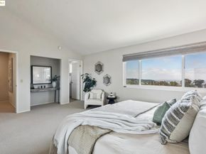 93 Thousand Oaks St, Oakland CA 94605