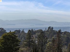 93 Thousand Oaks St, Oakland CA 94605