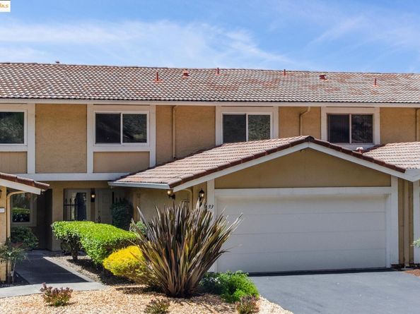 93 Thousand Oaks St, Oakland CA 94605