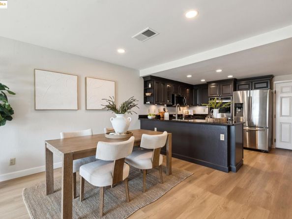 93 Thousand Oaks St, Oakland CA 94605