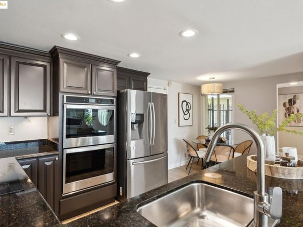 93 Thousand Oaks St, Oakland CA 94605