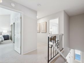 93 Thousand Oaks St, Oakland CA 94605