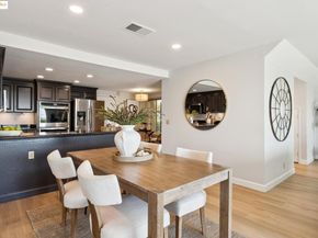 93 Thousand Oaks St, Oakland CA 94605