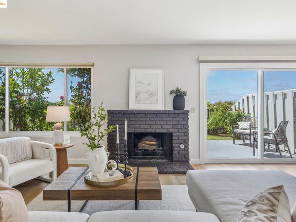 93 Thousand Oaks St, Oakland CA 94605