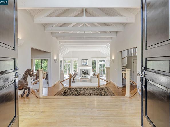 4 Julianna Ct, Moraga CA 94556