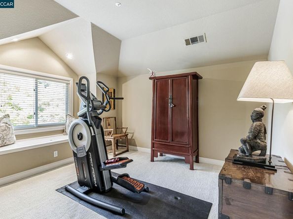 4 Julianna Ct, Moraga CA 94556