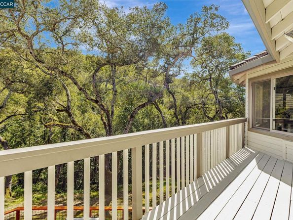 4 Julianna Ct, Moraga CA 94556