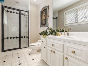 4 Julianna Ct, Moraga CA 94556