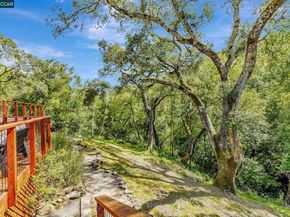 4 Julianna Ct, Moraga CA 94556