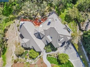 4 Julianna Ct, Moraga CA 94556