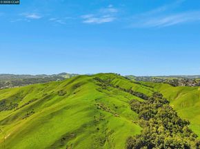 4 Julianna Ct, Moraga CA 94556