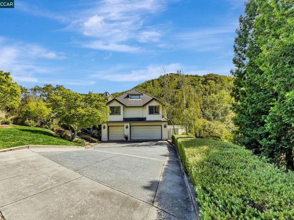 4 Julianna Ct, Moraga CA 94556