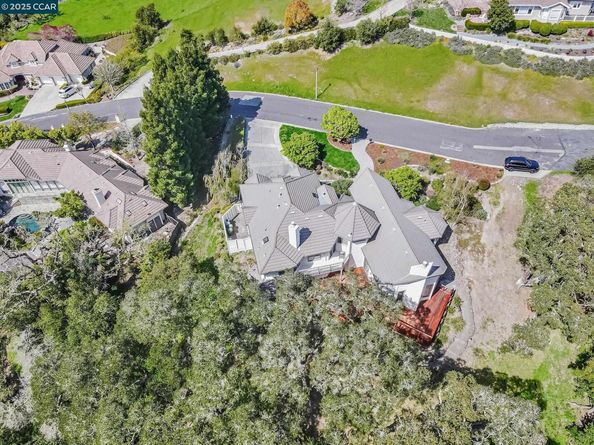 4 Julianna Ct, Moraga CA 94556