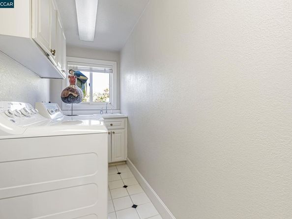 4 Julianna Ct, Moraga CA 94556