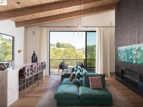 119 Melody LN, Orinda CA 94563
