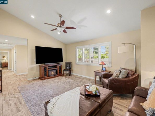 2035 Sherman Dr, Pleasant Hill CA 94523