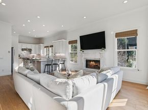 6194 Mazuela Dr, Oakland CA 94611