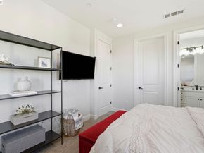 201 Willowbrook Ln, Moraga CA 94556