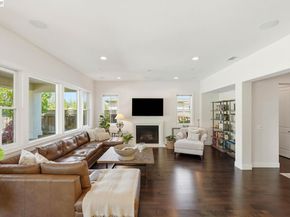 201 Willowbrook Ln, Moraga CA 94556