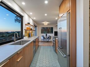 11448 Lochard St, Oakland CA 94605