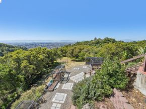 11448 Lochard St, Oakland CA 94605