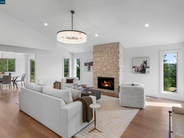 1059 Lizann Dr, Lafayette CA 94549