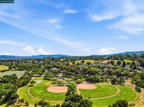 54 Garden View Ln, Pleasant Hill CA 94523