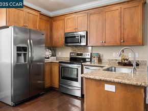 200 Valletta Ln, Pleasanton CA 94566