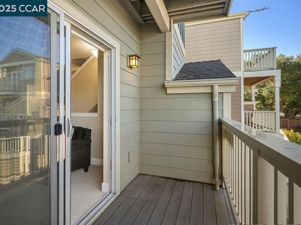 200 Valletta Ln, Pleasanton CA 94566