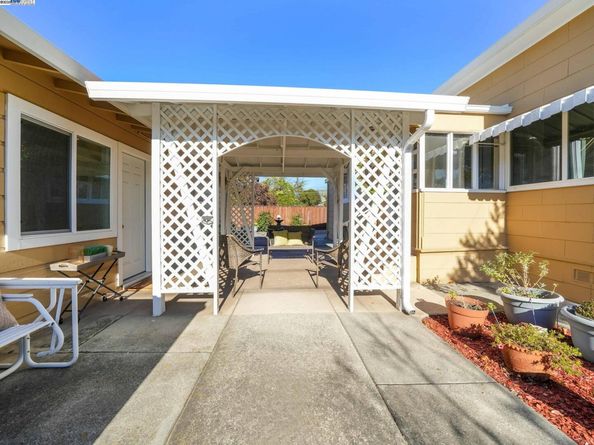 589 S M St, Livermore CA 94550