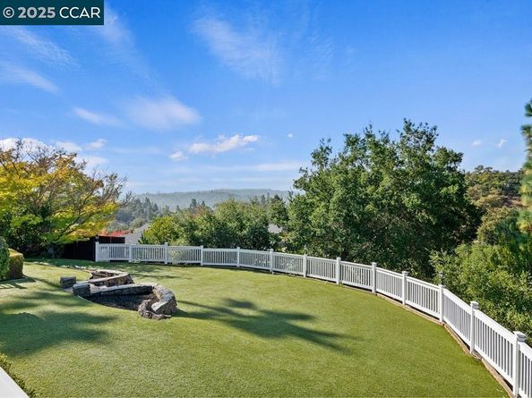 30 Presher Way, Lafayette CA 94549