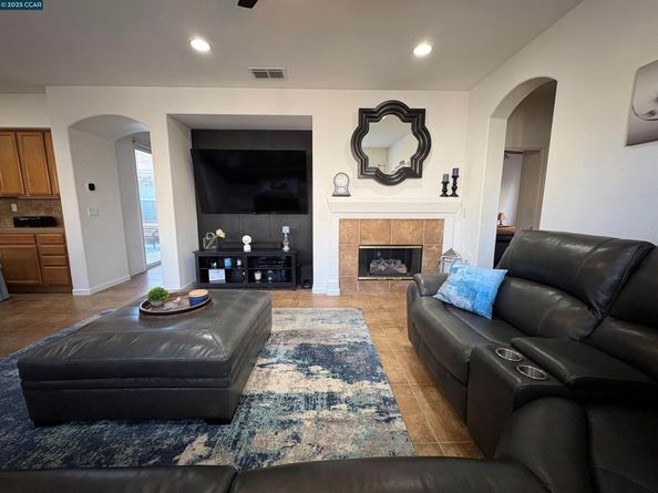 2667 Beachwood, Hayward CA 94545