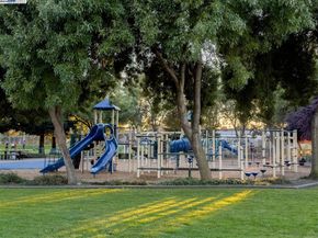 14700 Acacia St, San Leandro CA 94579