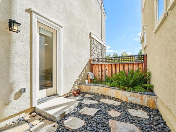 7213 Calistoga Ln, Dublin CA 94568