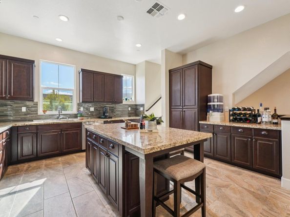 7213 Calistoga Ln, Dublin CA 94568