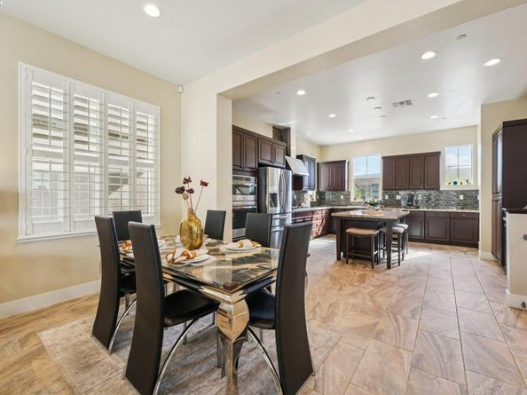 7213 Calistoga Ln, Dublin CA 94568