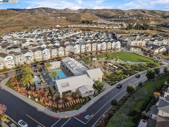 7213 Calistoga Ln, Dublin CA 94568