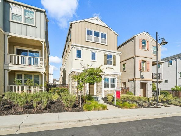 7213 Calistoga Ln, Dublin CA 94568