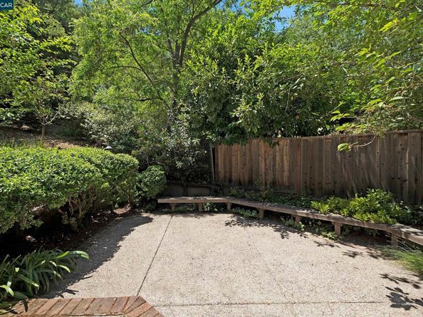 345 Shire Oaks Court, Lafayette CA 94549