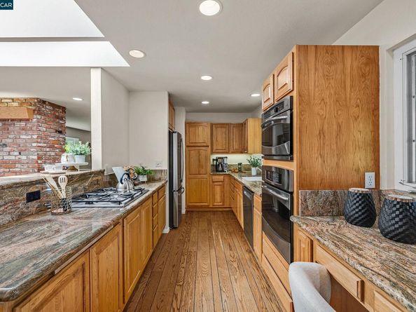 345 Shire Oaks Court, Lafayette CA 94549