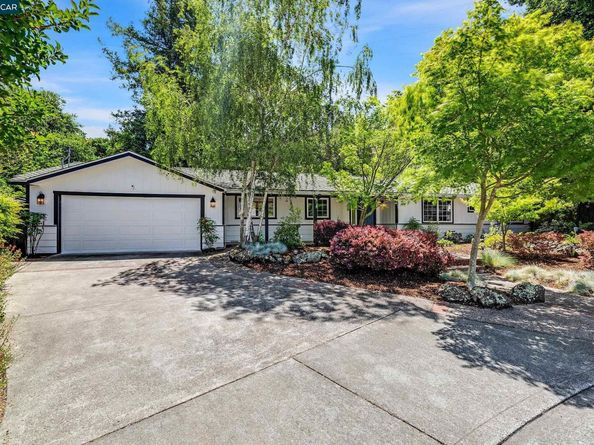 345 Shire Oaks Court, Lafayette CA 94549