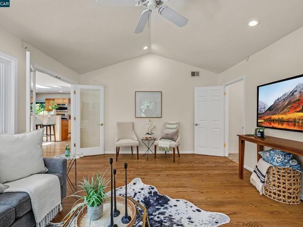 345 Shire Oaks Court, Lafayette CA 94549