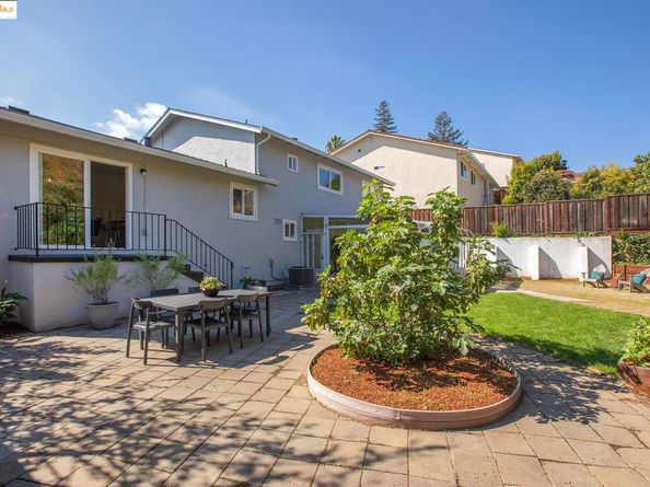 2850 Jennifer Dr, Castro Valley CA 94546