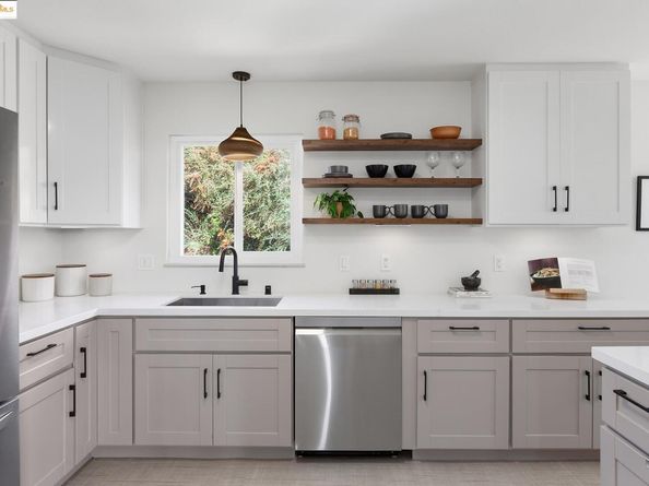 2850 Jennifer Dr, Castro Valley CA 94546